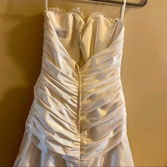 Gorgeous Mikaella Wedding Dress - Picture 12 of 13